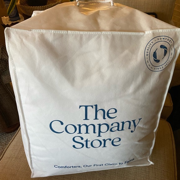 The Company Store Legends Hotel Alberta Down Comforter, Medium Warmth - Picture 2 of 4